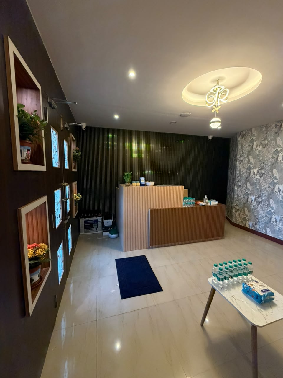 Welcome Lobby & Decorative Wall