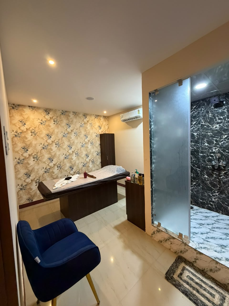 Walnut Spa Private Suite with Attached Shower