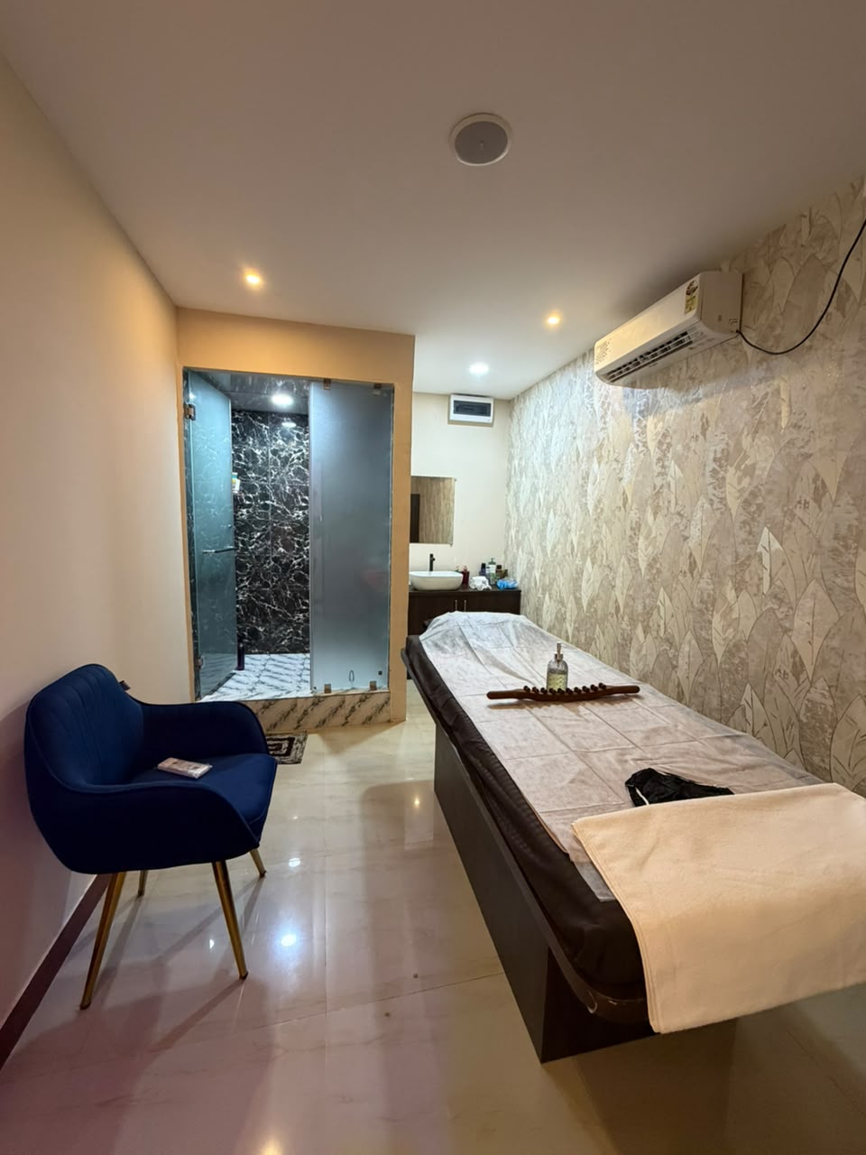 Walnut Spa Therapy Suite & Relaxation Lounge